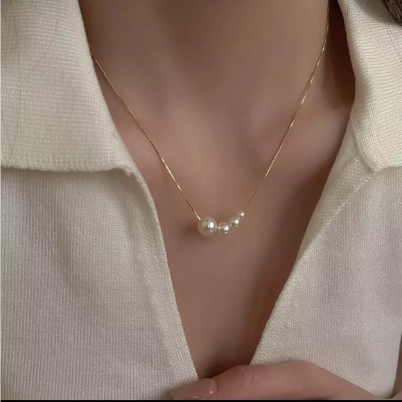 Accessories - 𝅺nwt faux pearl necklace